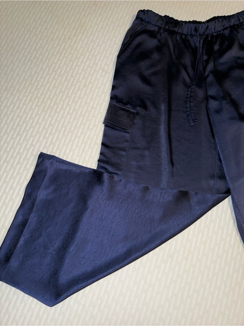 GAP Women's Navy Wide-Leg Cargo Pants - Picture 3 of 6